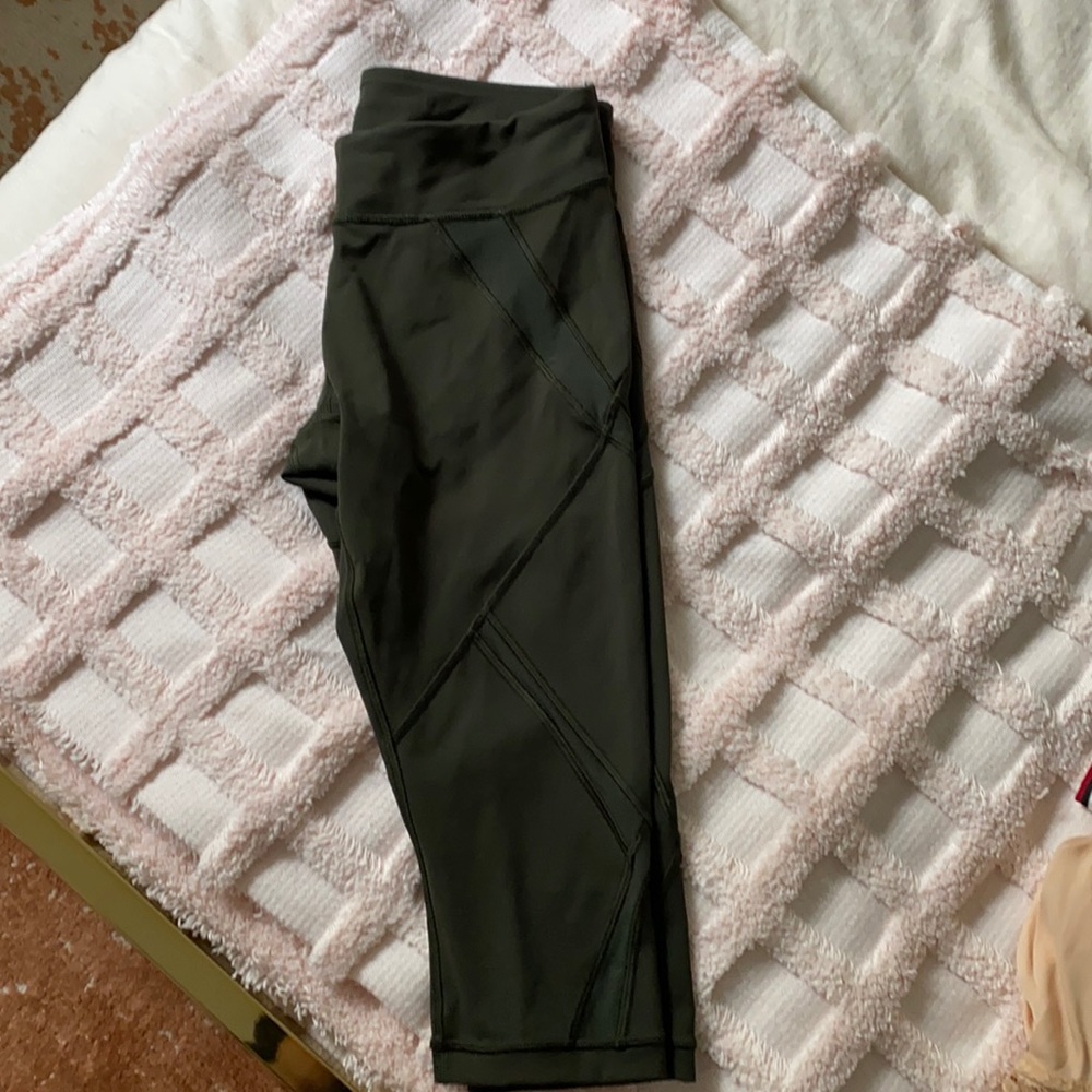 Green Lululemon Capri leggings